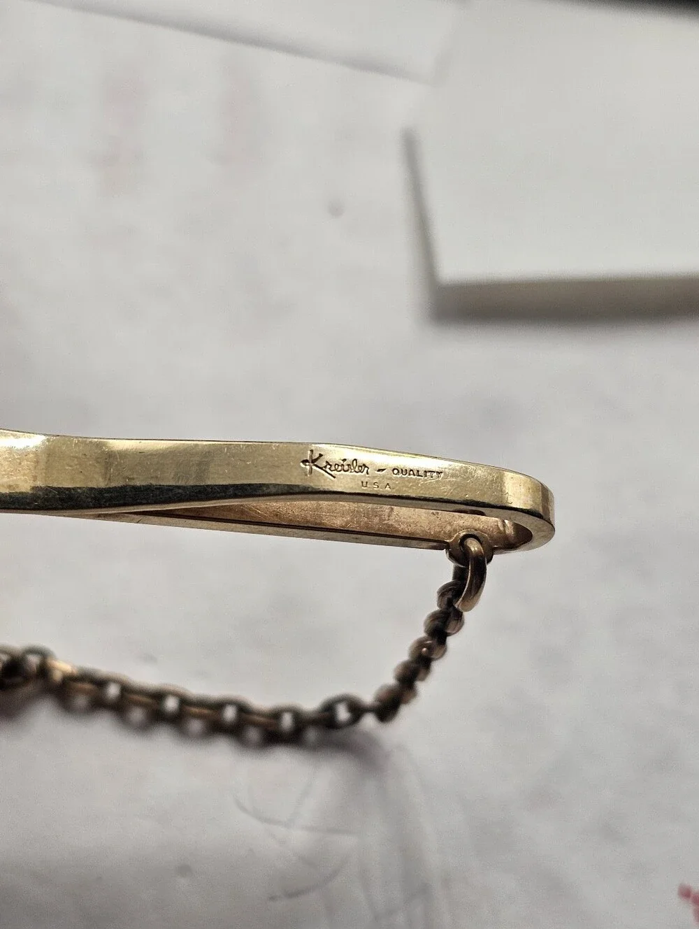 Tie Bar With Draped Chain By KIERSLER. USA Vintage 1940-19508